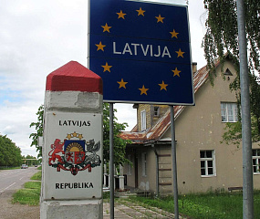 Вернувшийся из Латвии пенсионер ускоренно получил вид на жительство в России